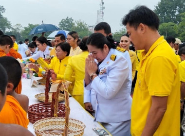 พิธีวางพานพุ่มดอกไม้ถวายบังคมพระบาทสมเด็จพระบรมชนกาธิเบศร ... พารามิเตอร์รูปภาพ 9