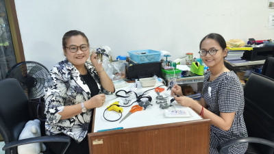 ร่วมจัดทำและติด “ริบบิ้นดำ” ที่อกเสื้อด้านซ้าย ... พารามิเตอร์รูปภาพ 1