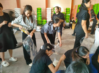 จัดทำถุงยังชีพ "ธารน้ำใจช่วยภัยน้ำท่วม" ... พารามิเตอร์รูปภาพ 4