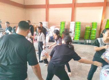 จัดทำถุงยังชีพ "ธารน้ำใจช่วยภัยน้ำท่วม" ... พารามิเตอร์รูปภาพ 6