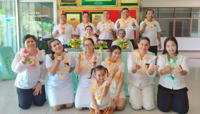 จัดพิธีทำบุญตักบาตรถวายภัตตาหารเพลแด่พระภิกษุสงฆ์และพิธีรดน้ำดำหัว เนื่องในเทศกาลสงกรานต์ ประจำปี 2569 ... พารามิเตอร์รูปภาพ 1