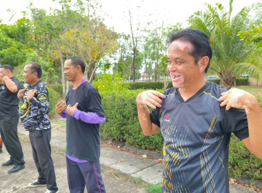 มอบของรางวัลที่ได้จากการทำกิจกรรมกลุ่มสัมพันธ์ ... พารามิเตอร์รูปภาพ 17