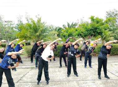 มอบของรางวัลที่ได้จากการทำกิจกรรมกลุ่มสัมพันธ์ ... พารามิเตอร์รูปภาพ 4