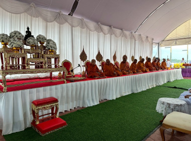 เข้าร่วมพิธีเจริญพระพุทธมนต์และทำบุญตักบาตรถวายพระราชกุศล ... พารามิเตอร์รูปภาพ 7